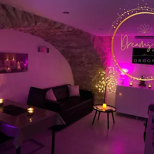 Appartement Avec Jacuzzi Et Hammam Privatisé Lieu Insolite En Amoureux Détente Assurée Avec De Doux Massages, Orgon